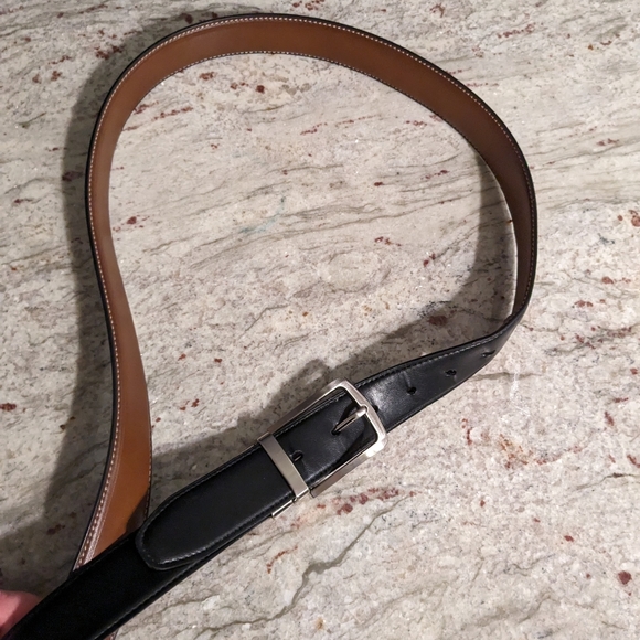 Dockers Men's Belt Size XL 42 - 44 Two Tone Black & Brown Silver Tone Buckle EUC - Picture 4 of 8